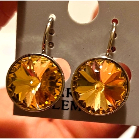New! Swarovski Element Earrings. Light Brown. Sm. Dangle. Wedding. Party… - Picture 1 of 3